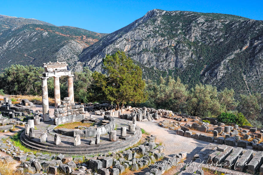 Athina Pronaia Sanctuary in Delphi 20070718 183609
