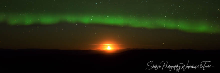 Moon Rise With Northern Lights 20181003 001645