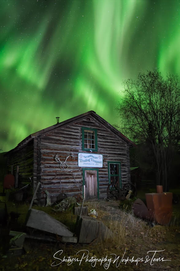 Historic Wiseman Trading Company with Aurora Overhead 20181009 001654